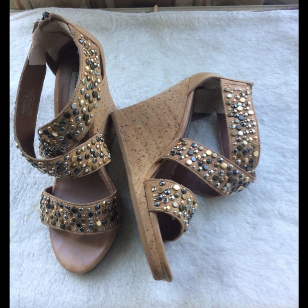 Steve Madden Metallic Studded Wedge Sandal SZ 6